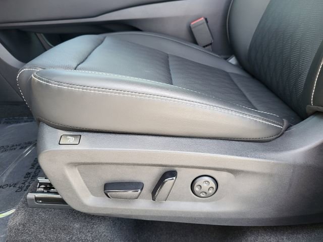 Certified 2025 Nissan Murano Platinum w/ Cargo Package AWD/4WD image 17