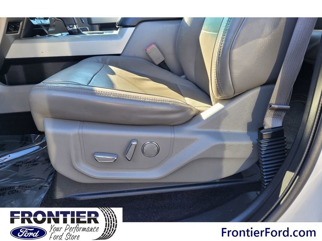 Used 2015 Ford F150 Lariat image 12