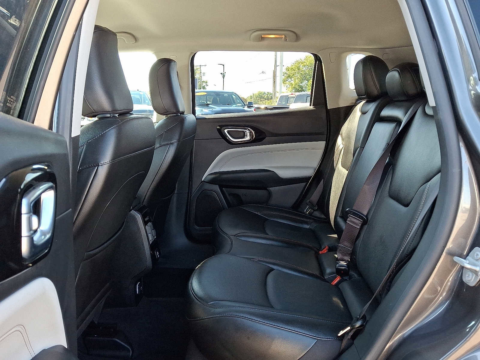 Certified 2022 Jeep Compass Limited image 10