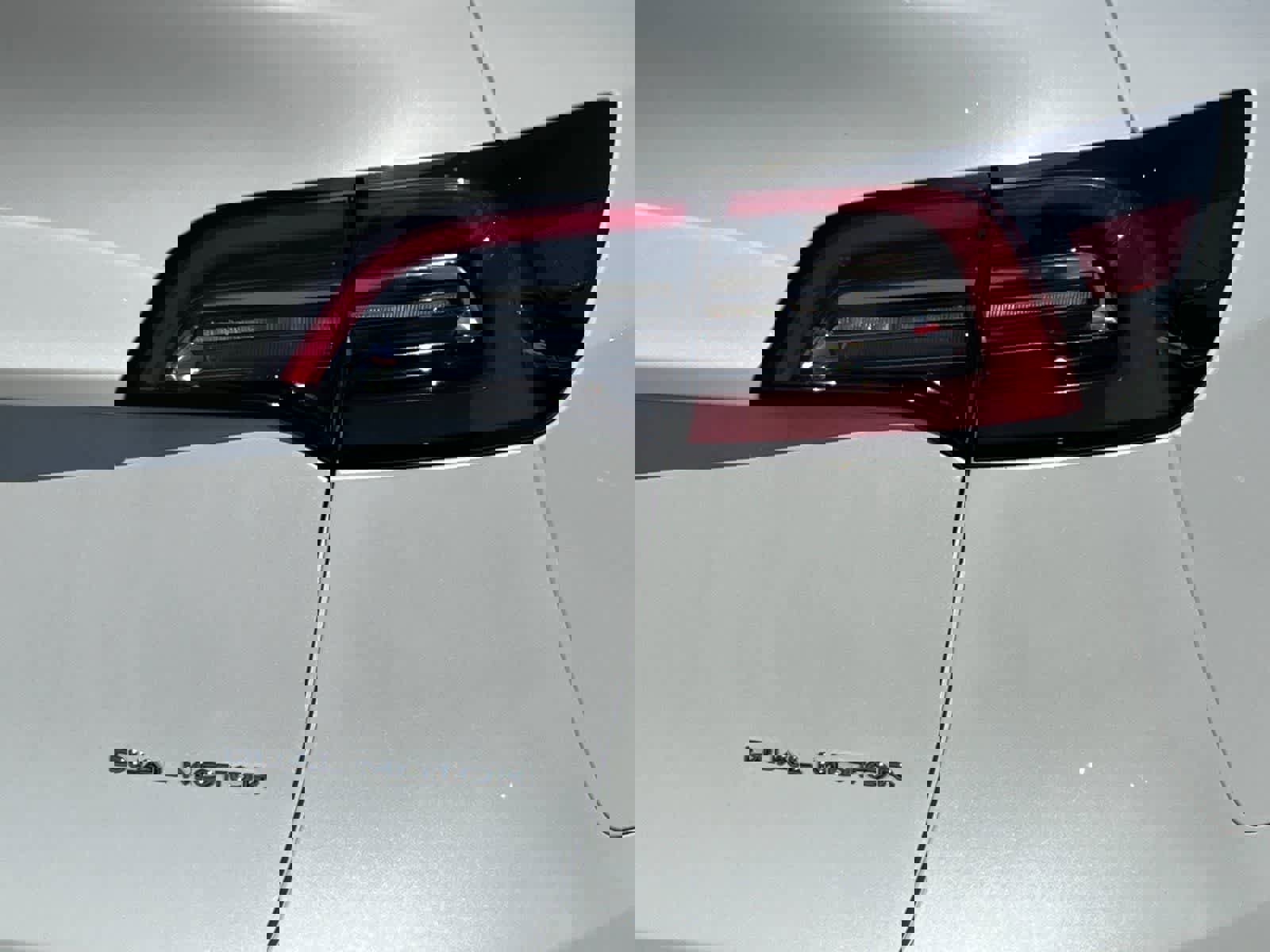 Used 2023 Tesla Model Y Long Range image 27