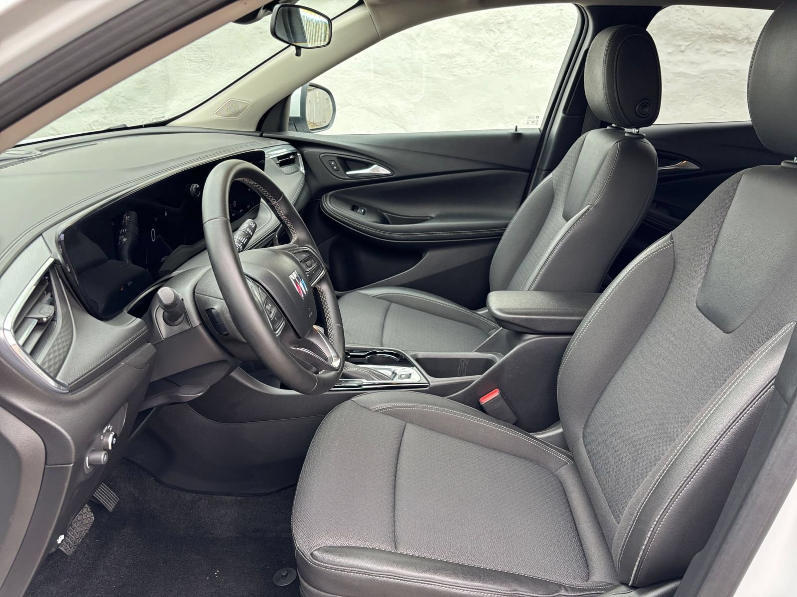 Used 2025 Buick Encore GX Preferred FWD image 25