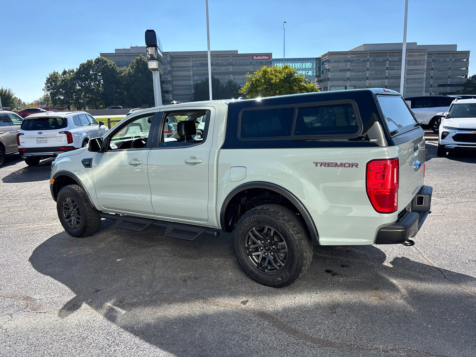 Used 2022 Ford Ranger Lariat w/ Tremor Off-Road Package AWD/4WD image 5