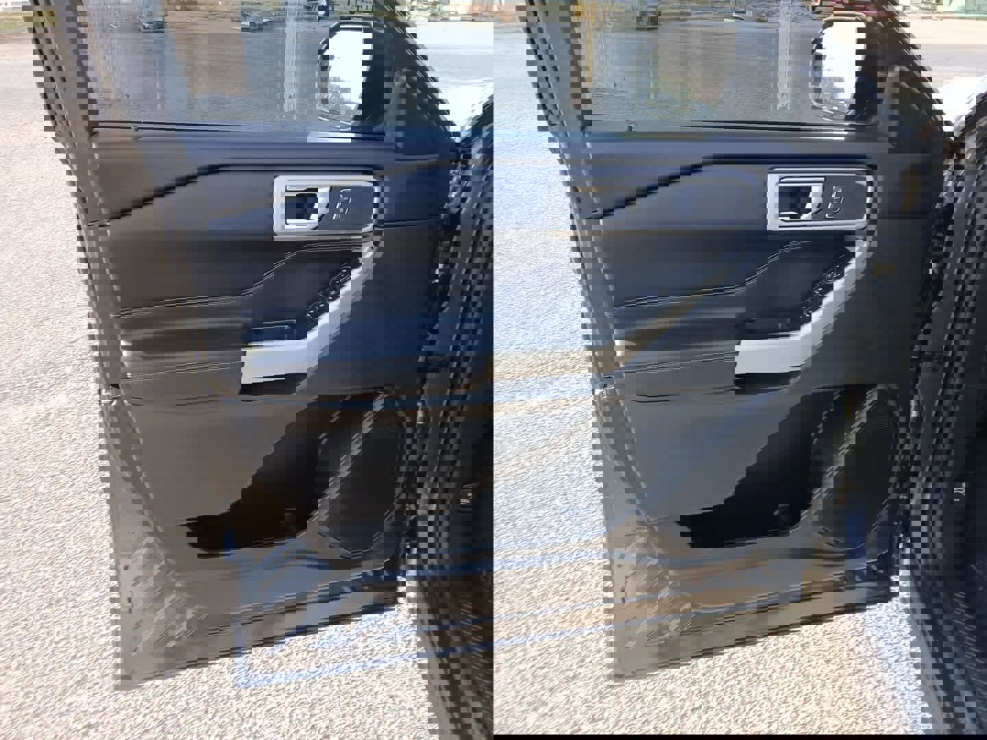 Used 2020 Ford Explorer XLT w/ Equipment Group 202A image 15