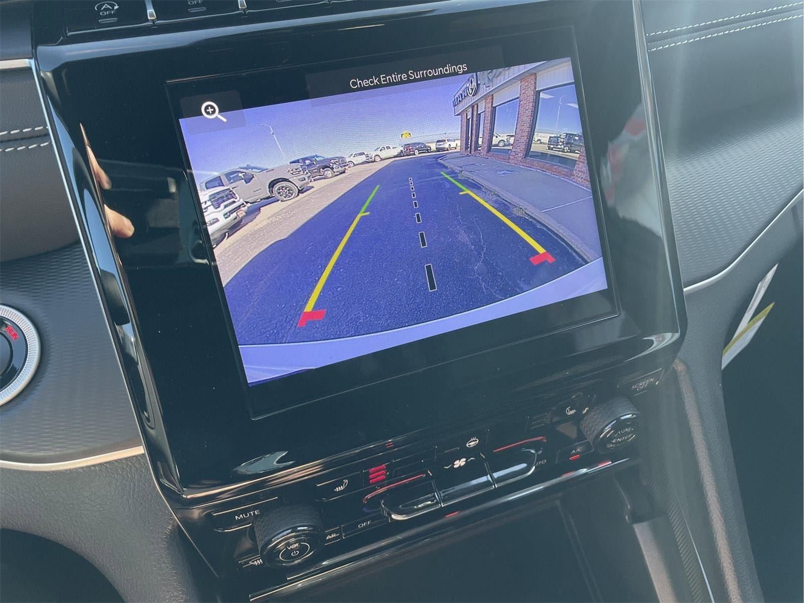 New 2025 Jeep Grand Cherokee Altitude image 20
