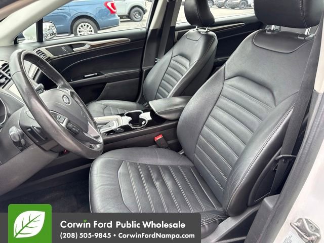 Used 2016 Ford Fusion SE w/ Equipment Group 202A FWD image 10