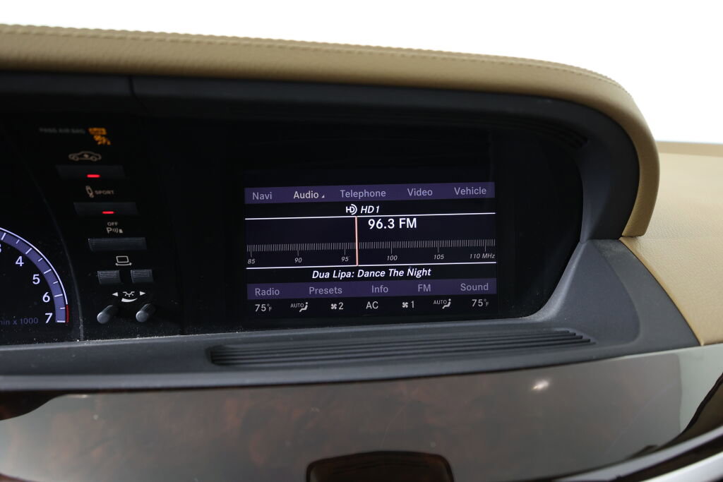 Used 2013 Mercedes-Benz S 550 4MATIC image 37