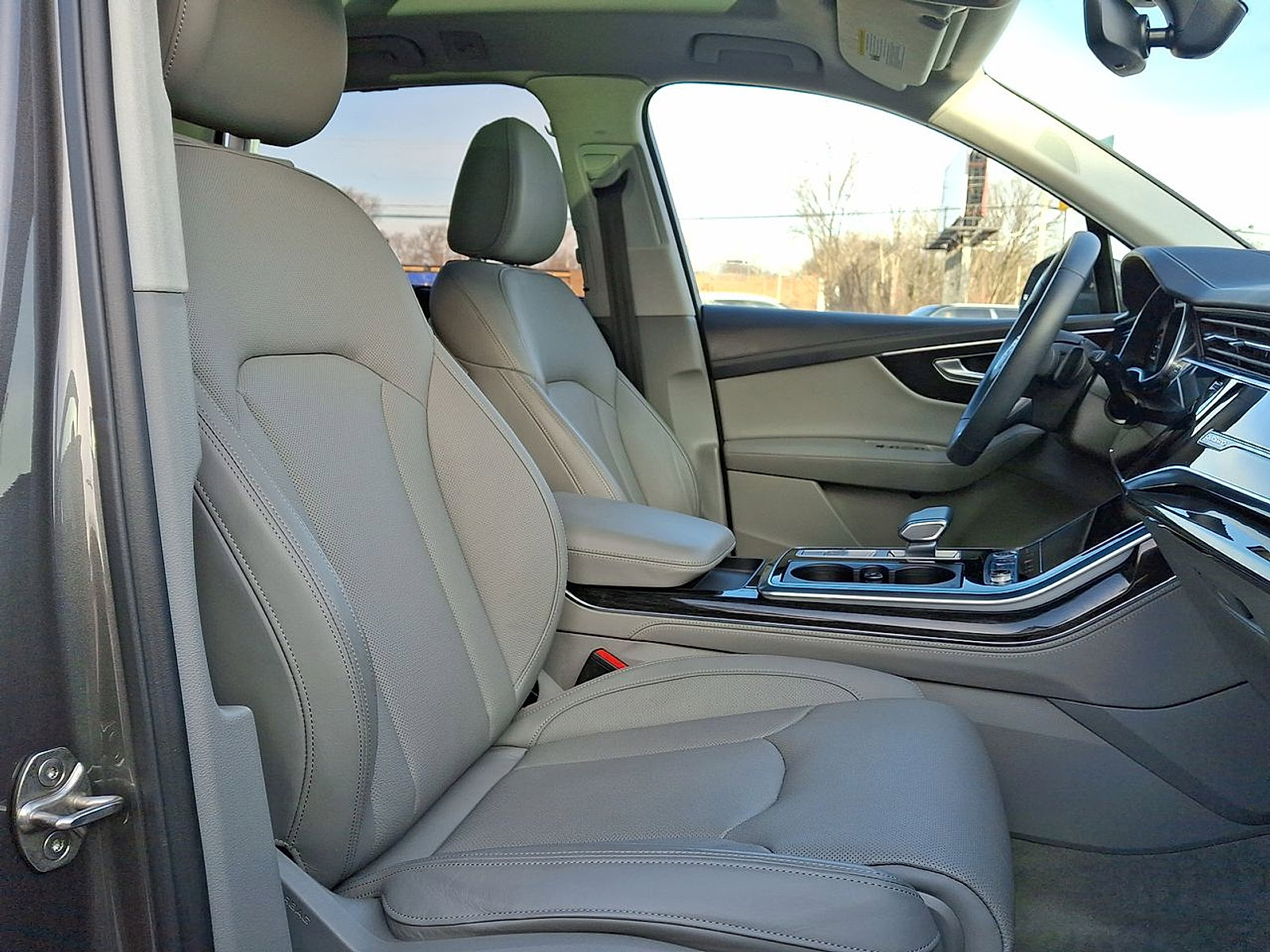 Used 2024 Audi Q7 3.0T Prestige image 31