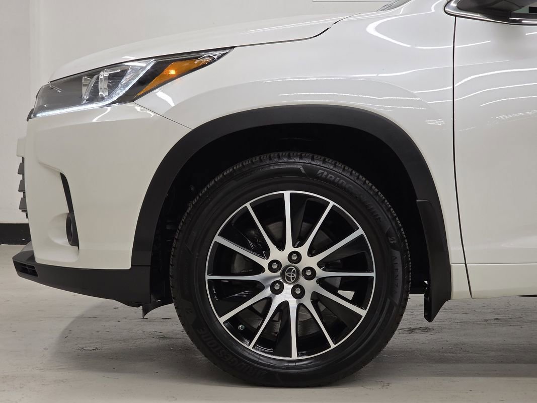Used 2017 Toyota Highlander SE image 40