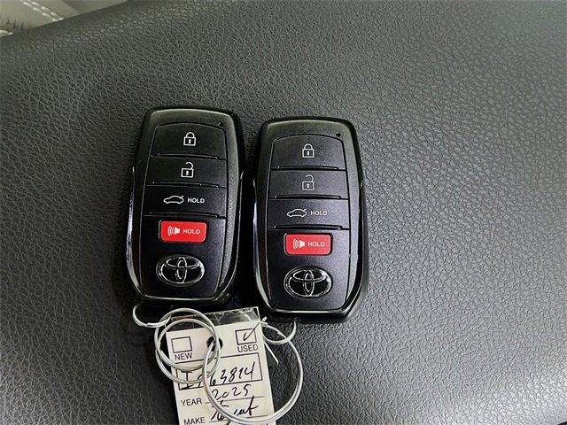 Used 2025 Toyota Camry SE image 32