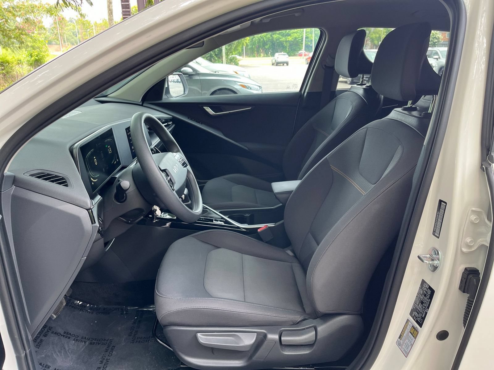 Used 2026 Kia Niro LX FWD image 24