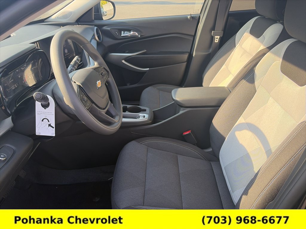 New 2026 Chevrolet Trax LS w/ LS Convenience Package FWD image 17