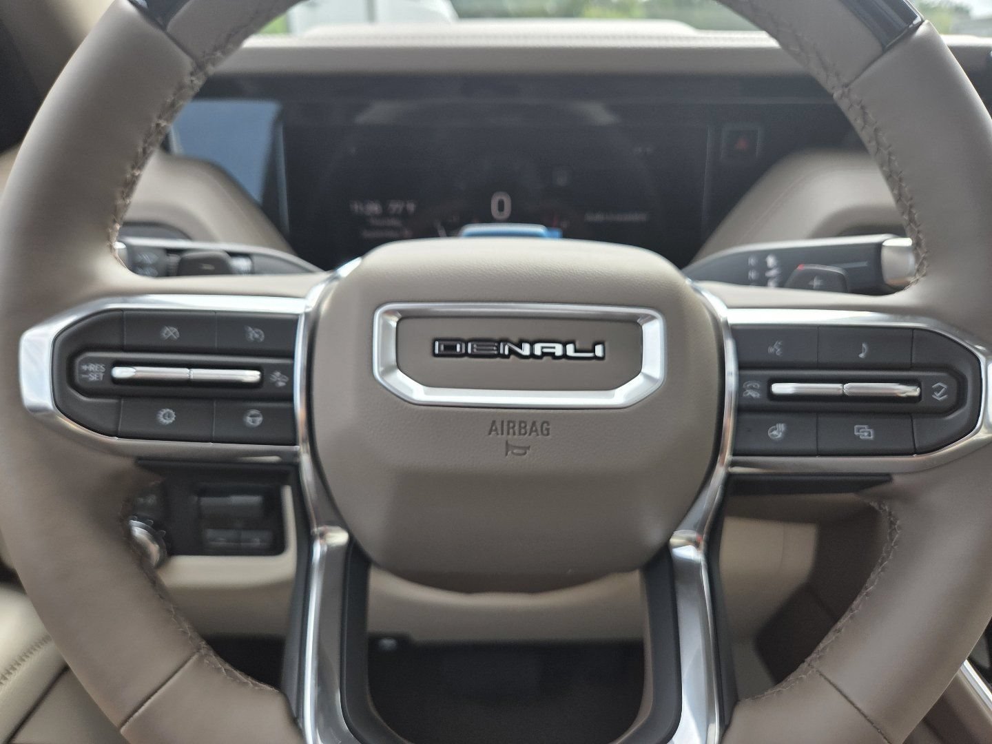 New 2026 GMC Yukon Denali w/ Denali Reserve Package AWD/4WD image 35
