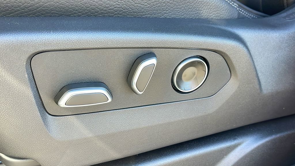 New 2026 GMC Yukon Denali w/ Sun & Power Step Package AWD/4WD image 14