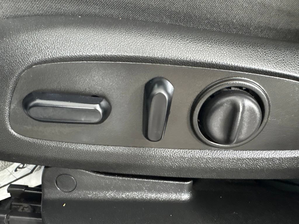 Used 2020 GMC Acadia SLE w/ Driver Convenience Package FWD image 14