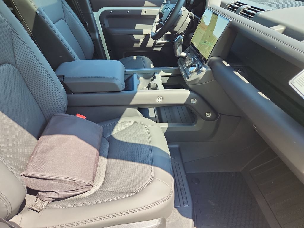 New 2026 Land Rover Defender 110 S AWD/4WD image 3