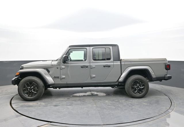 Used 2022 Jeep Gladiator Sport AWD/4WD image 2