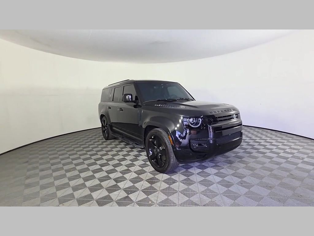 Used 2025 Land Rover Defender 130 X-Dynamic SE image 53