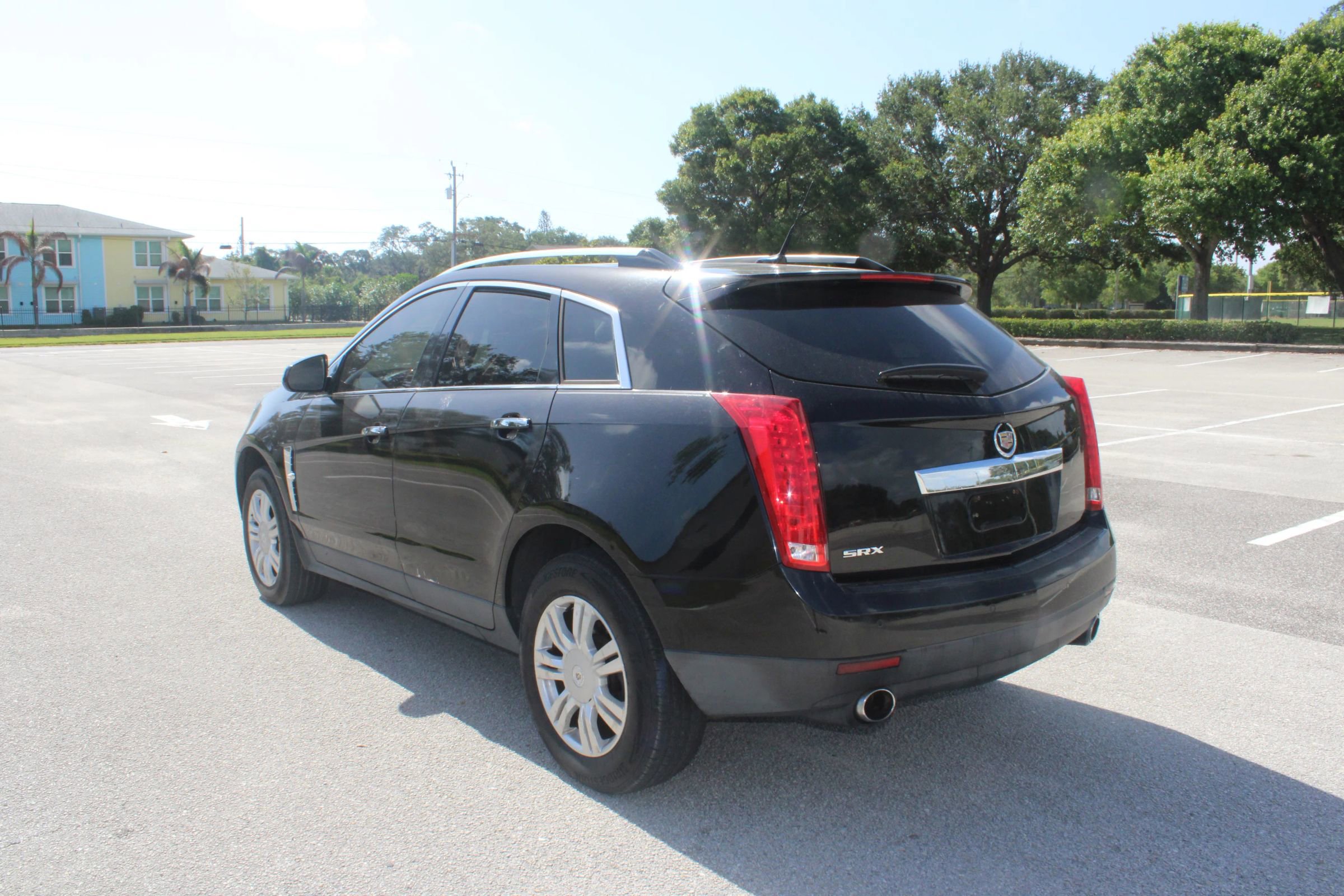 Used 2010 Cadillac SRX Luxury FWD image 5