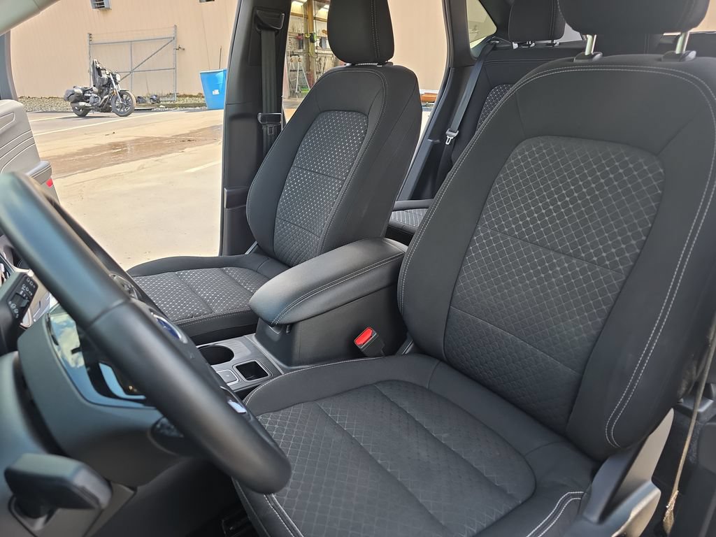 Used 2023 Ford Escape Active w/ Tech Pack #2 AWD/4WD image 16