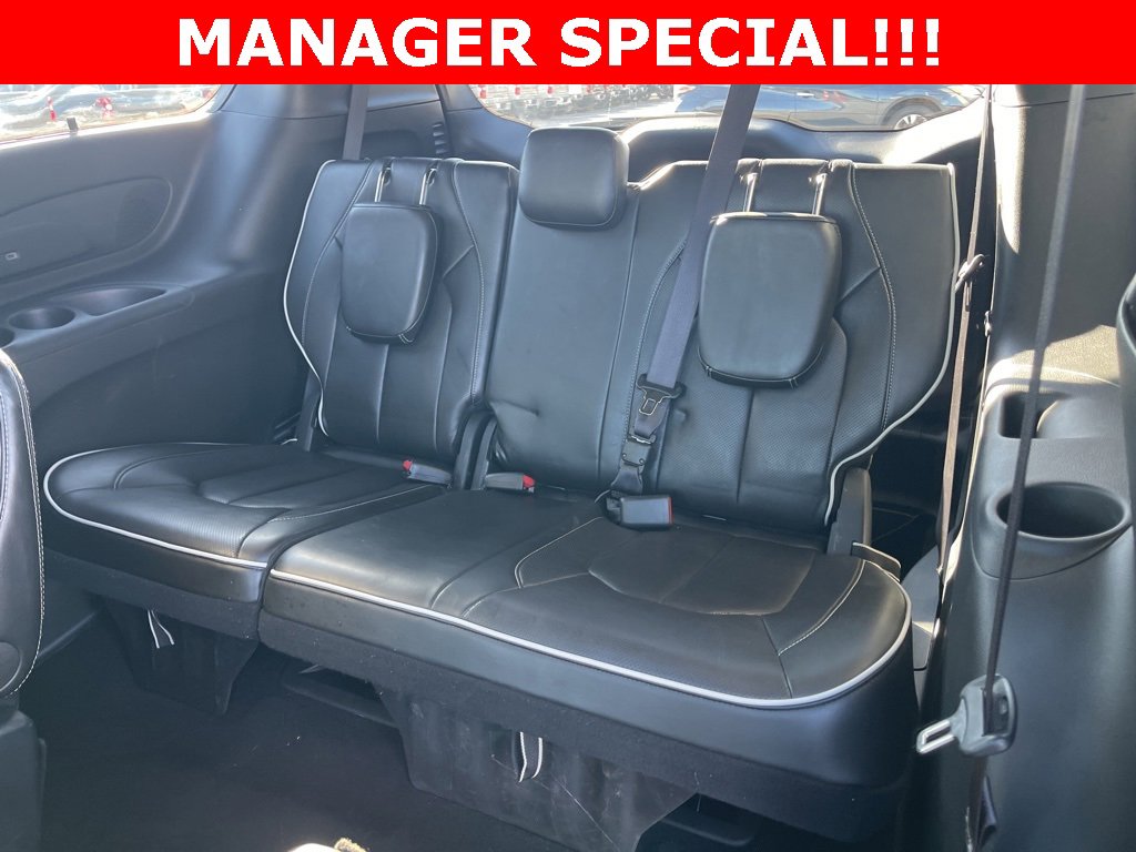 Used 2025 Chrysler Pacifica Limited image 15