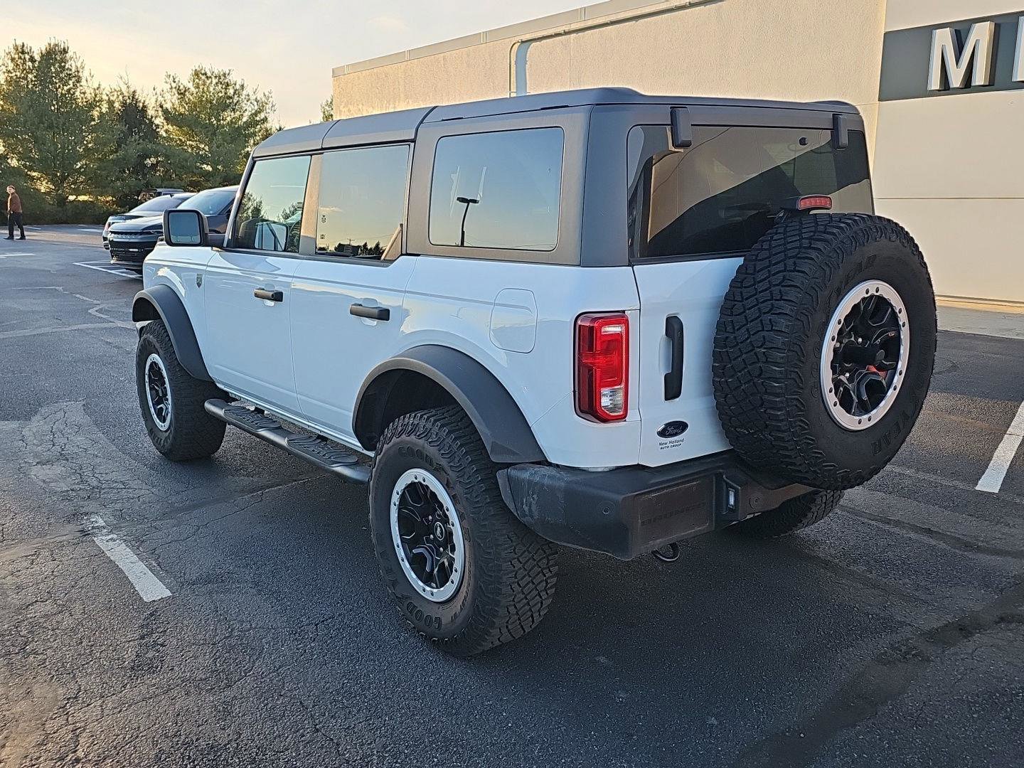 Used 2024 Ford Bronco Big Bend w/ Sasquatch Package image 2