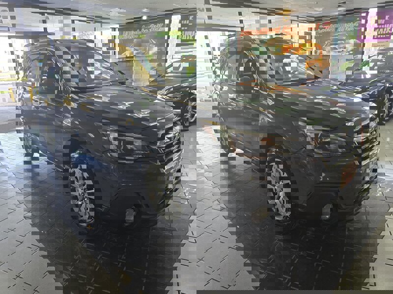 Used 2019 Subaru Outback 2.5i Premium image 3