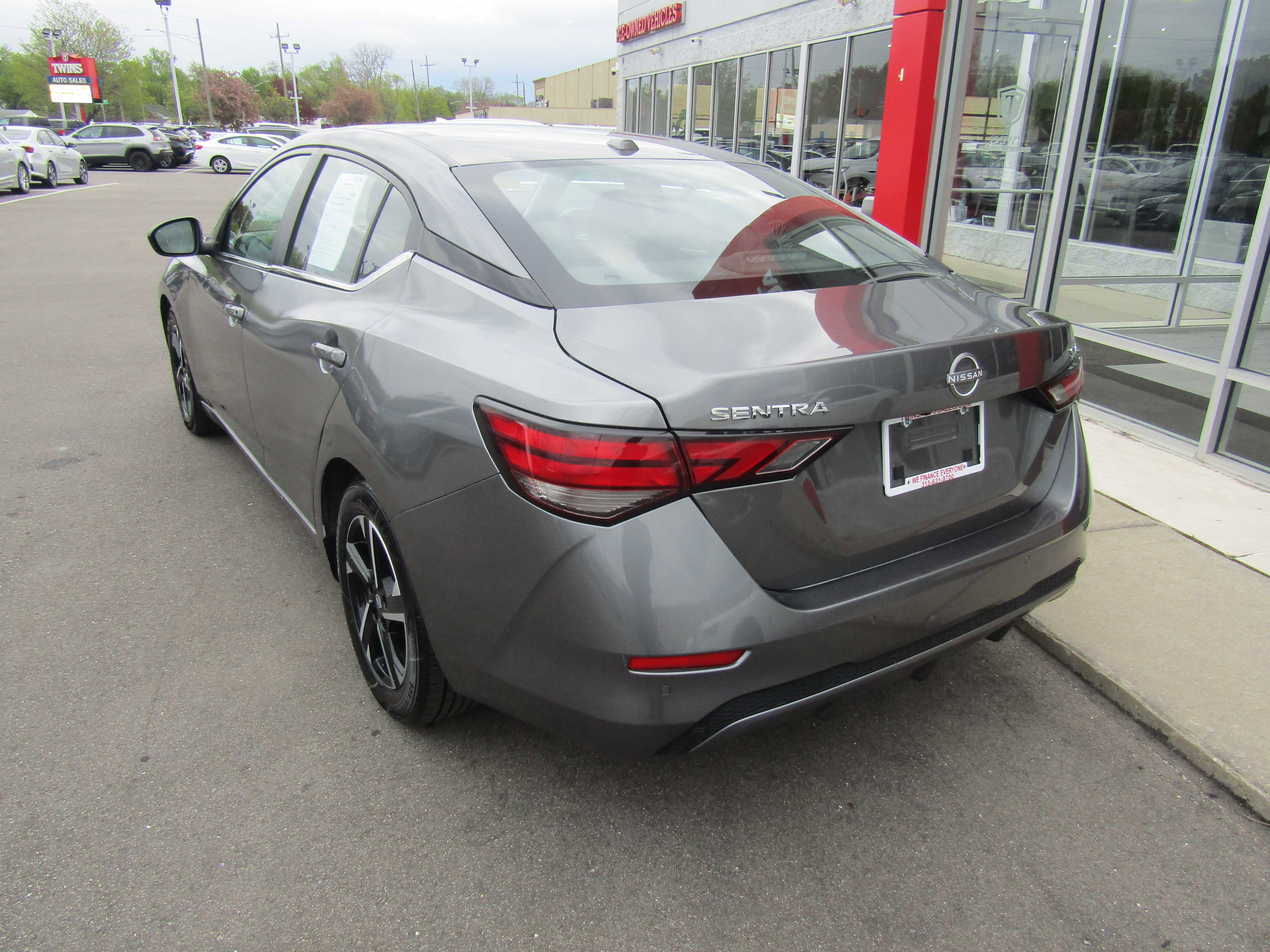 Used 2024 Nissan Sentra SV FWD image 7