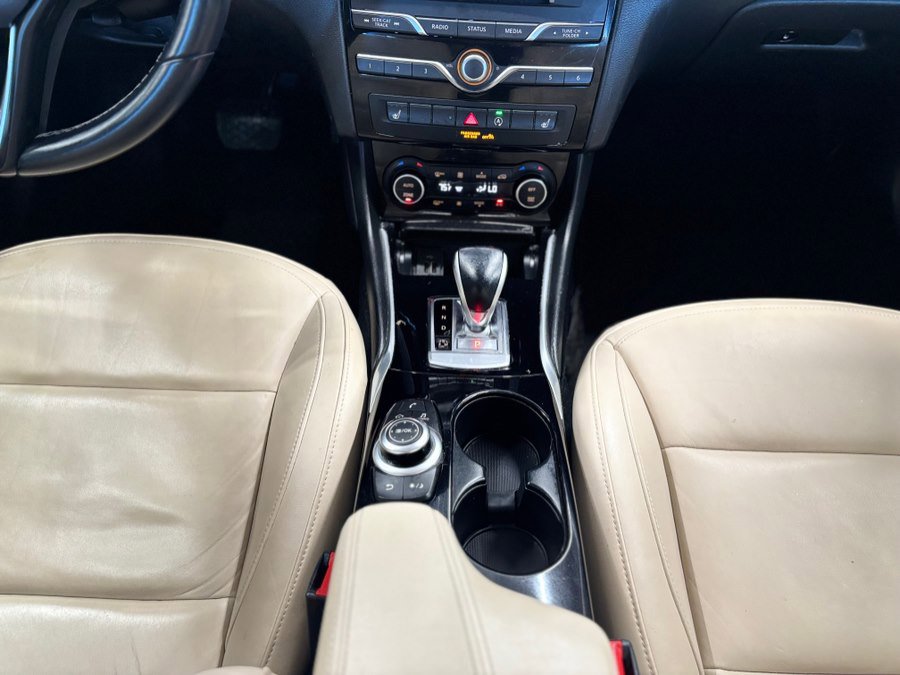 Used 2018 INFINITI QX30 AWD w/ Cargo Package image 22