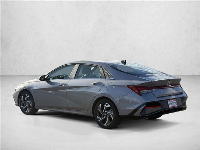 Certified 2025 Hyundai Elantra Limited image 7