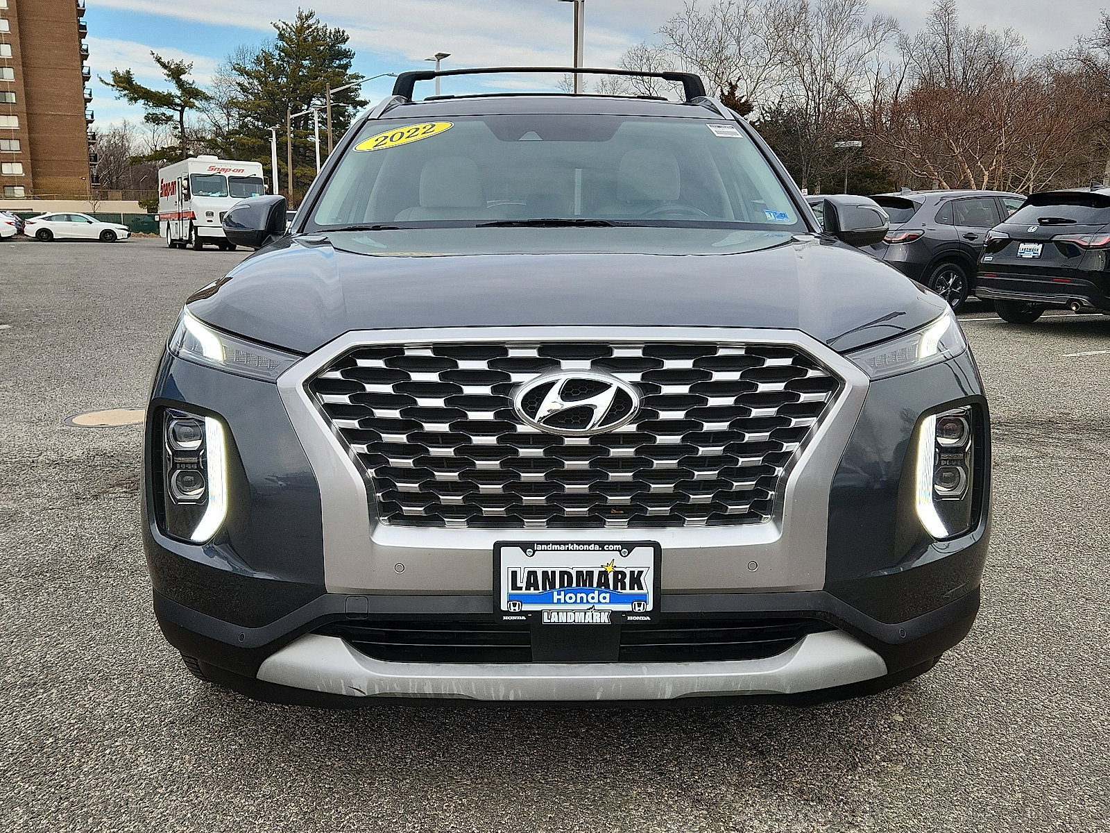 Used 2022 Hyundai Palisade SEL w/ 8P Bench Seat Package image 2