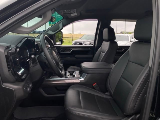 Used 2024 Chevrolet Silverado 2500 LTZ w/ LTZ Plus Package AWD/4WD image 15
