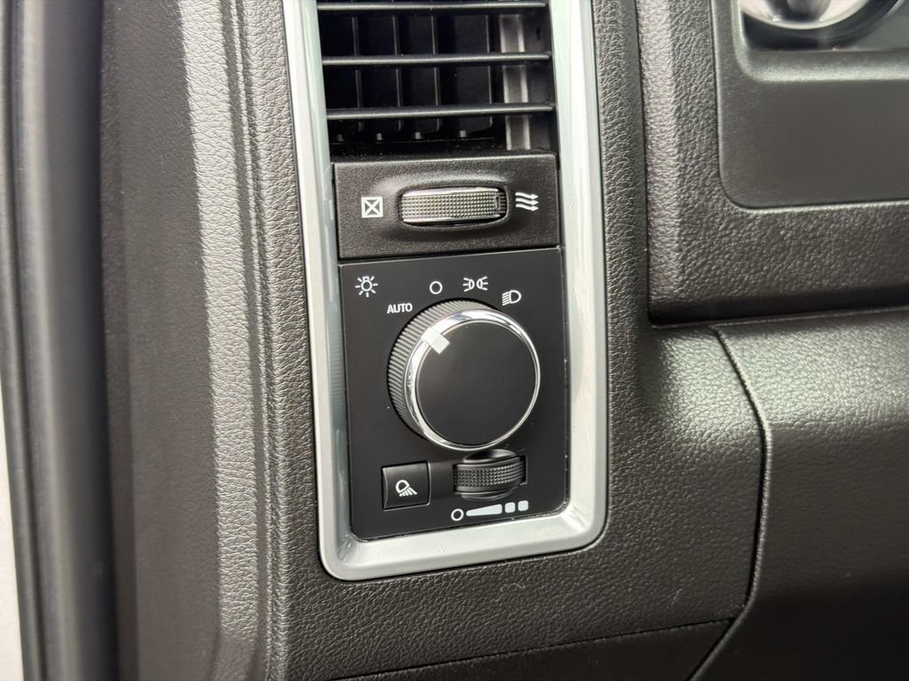 Used 2024 RAM 1500 Classic SLT AWD/4WD image 26