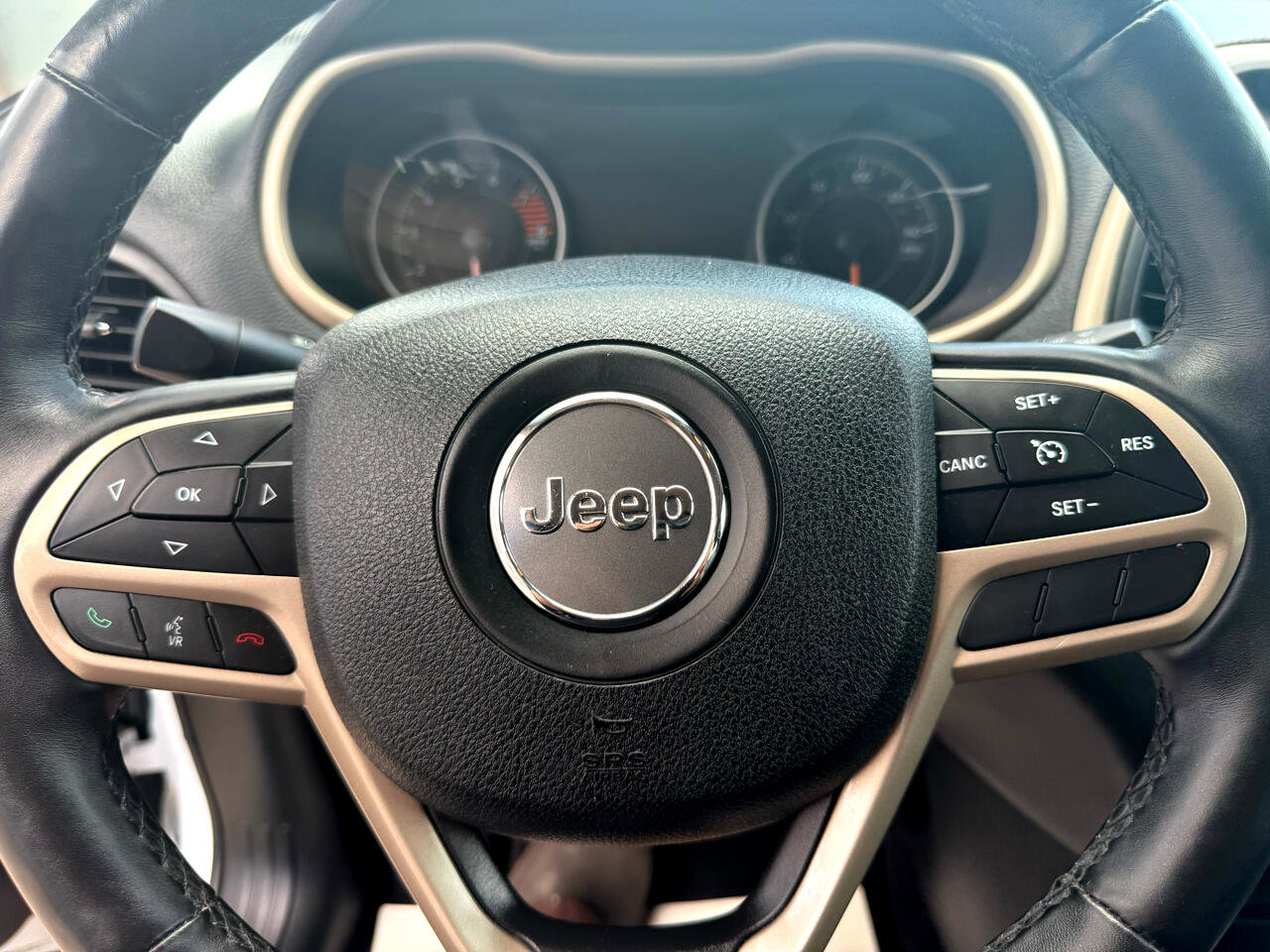 Used 2017 Jeep Cherokee High Altitude w/ Luxury Group image 35