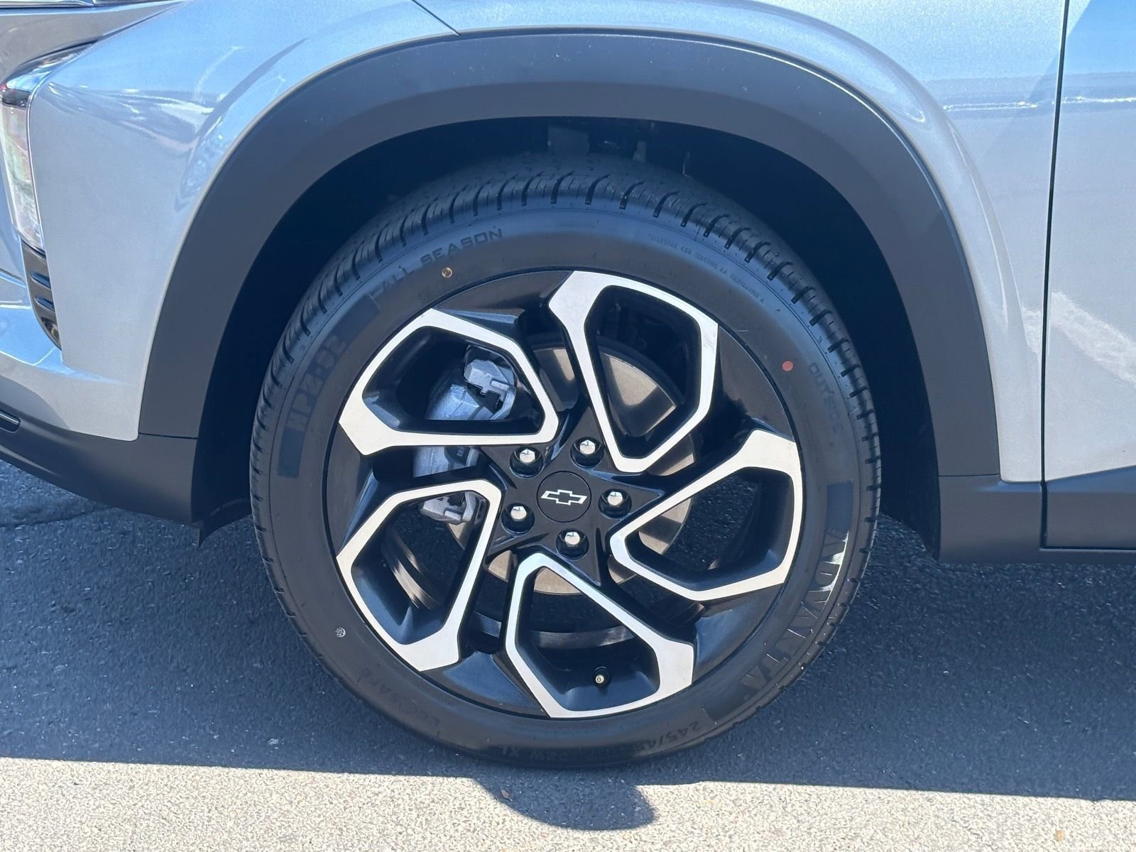 Used 2025 Chevrolet Trax RS w/ Driver Confidence Package image 11