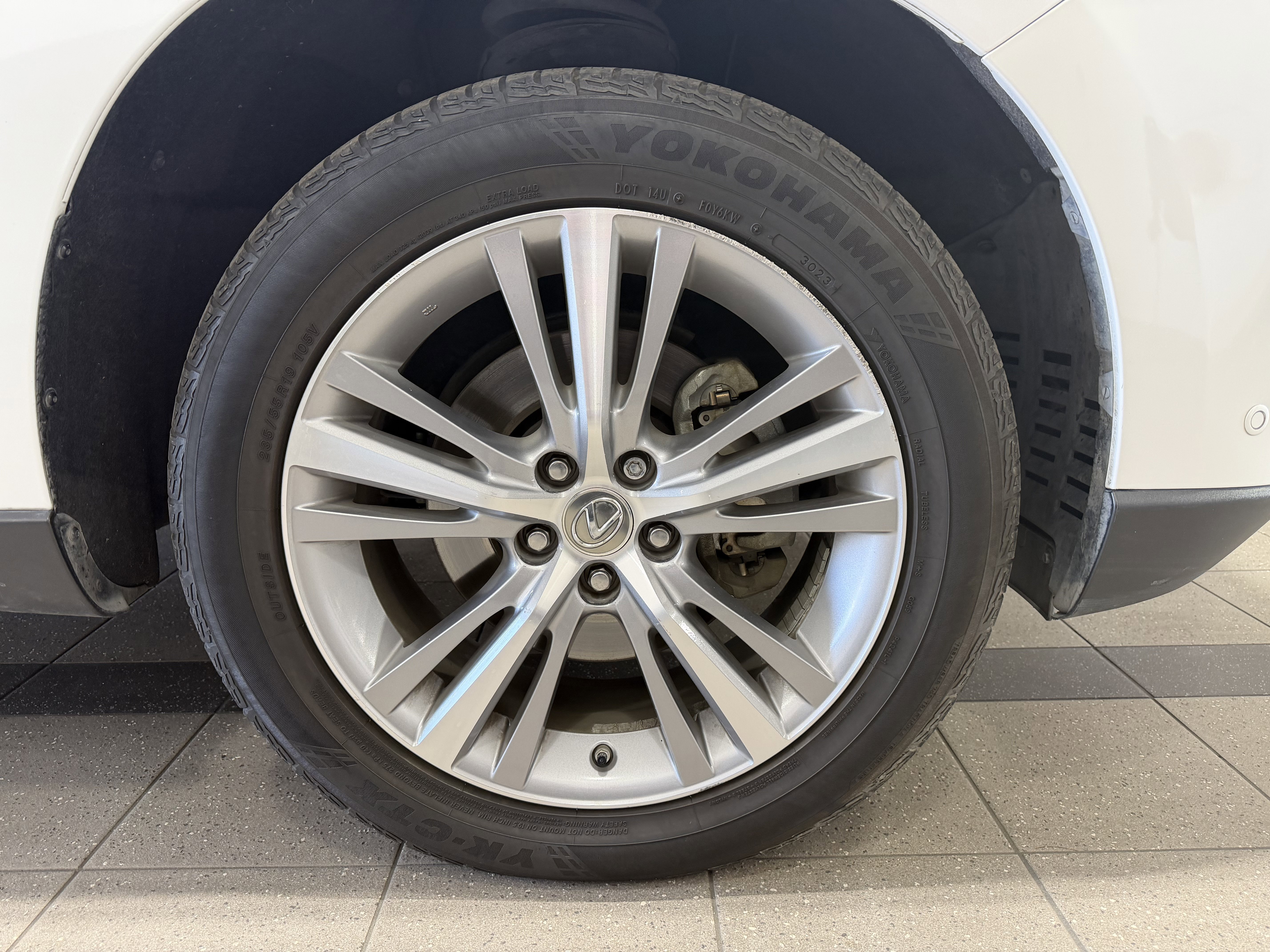 Used 2015 Lexus RX 450h FWD image 2