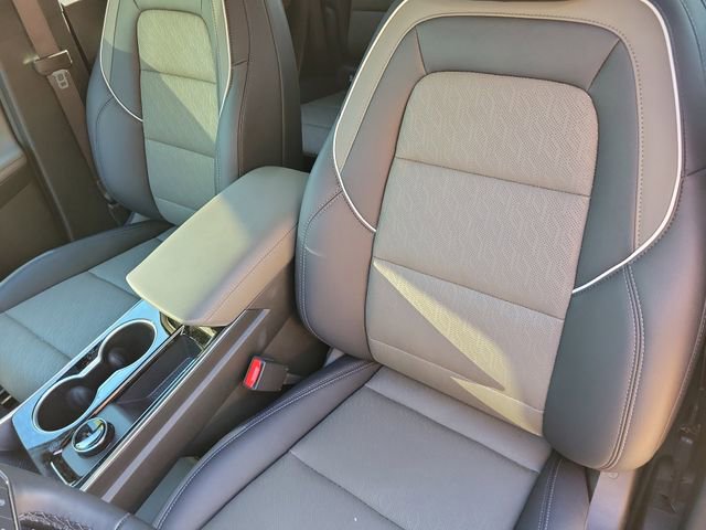 Used 2026 Chevrolet Equinox LT w/ Convenience Package II FWD image 11