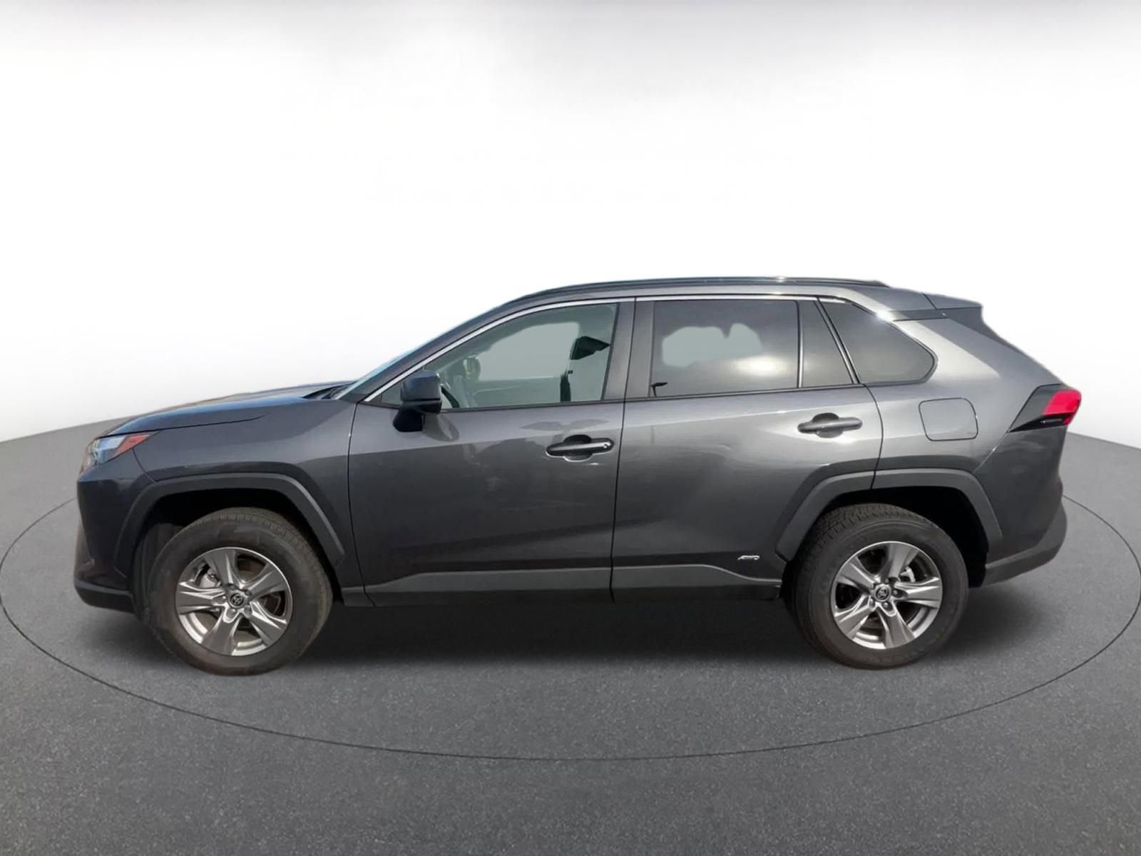Used 2025 Toyota RAV4 LE image 9