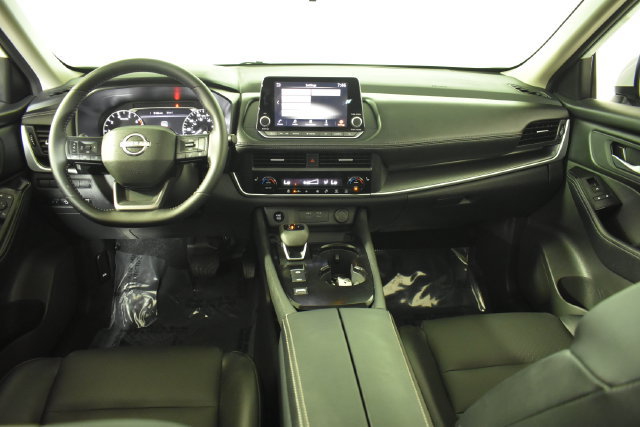 Certified 2025 Nissan Rogue SV w/ SV Premium Package FWD image 26