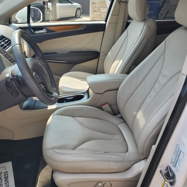 Used 2017 Lincoln MKC Select w/ Select Plus Package image 18