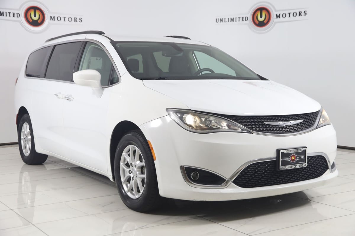 Used 2020 Chrysler Pacifica Touring FWD image 20