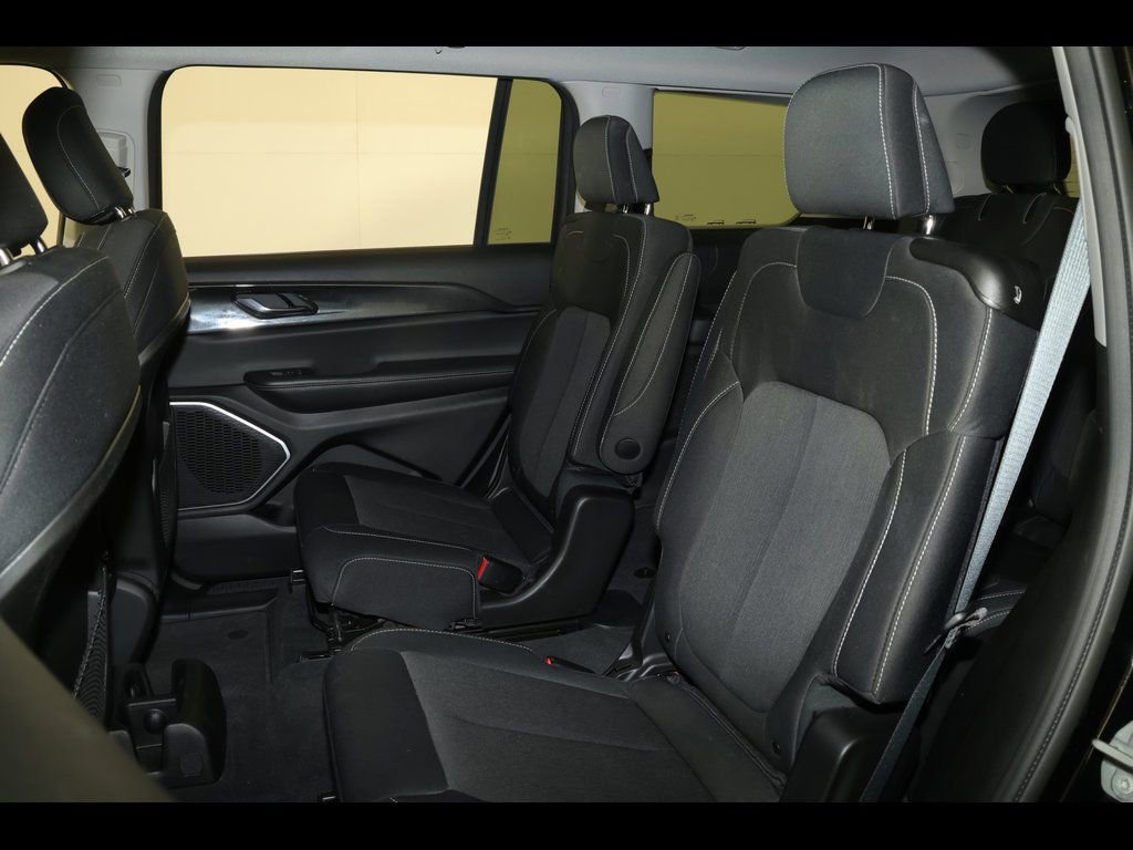 Used 2022 Jeep Grand Cherokee L Laredo w/ Luxury Tech Group I image 28