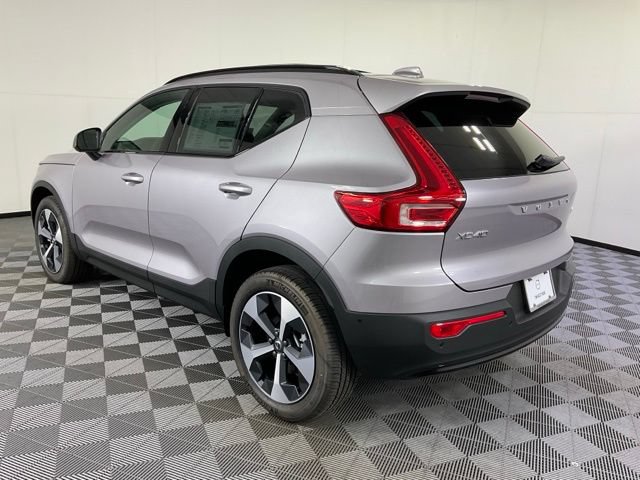 New 2026 Volvo XC40 B5 Plus w/ Protection Package Premier AWD/4WD image 4