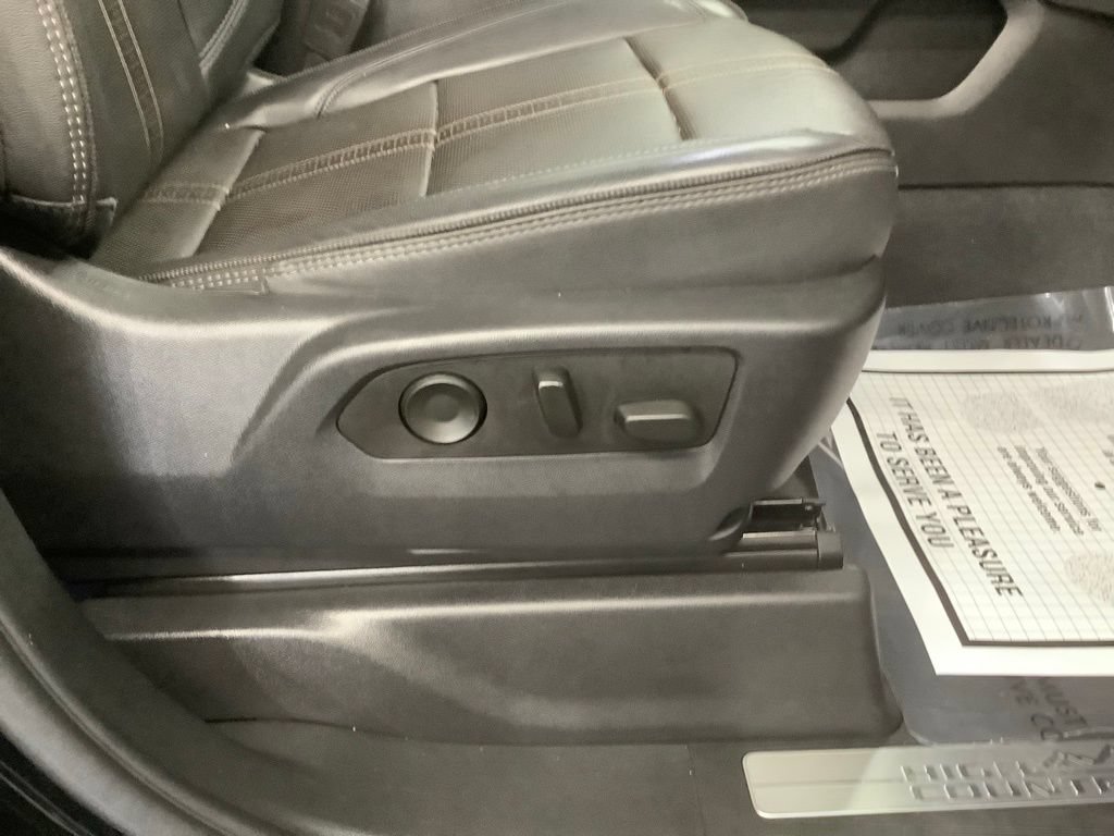 Used 2022 Chevrolet Silverado 1500 High Country w/ High Country Premium Package AWD/4WD image 26