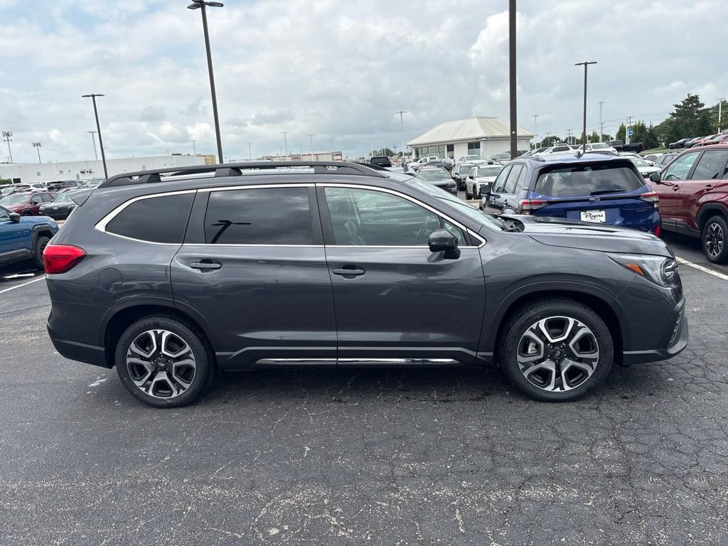 Used 2023 Subaru Ascent Limited AWD/4WD image 2