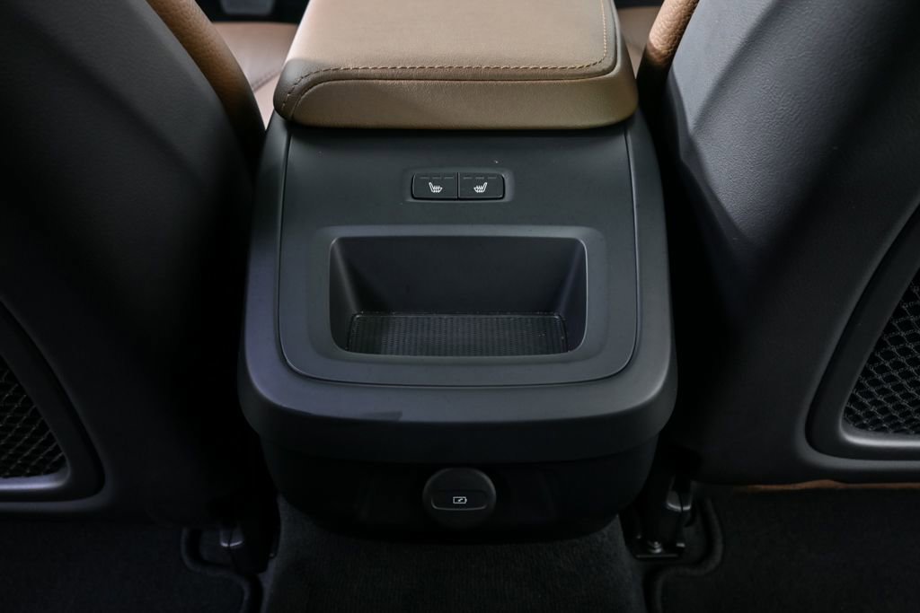 Used 2025 Volvo V60 B5 Cross Country Plus image 20