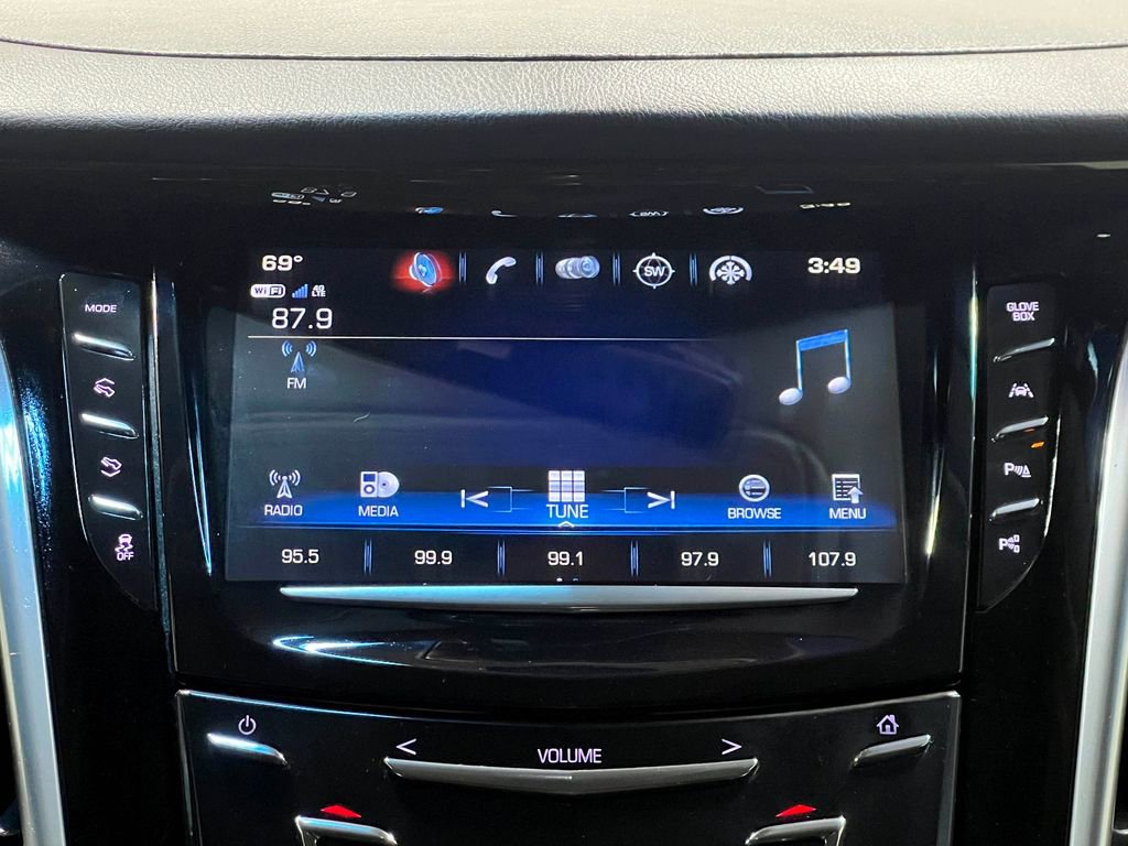 Used 2018 Cadillac Escalade Premium Luxury w/ LPO, Radiant Package AWD/4WD image 25