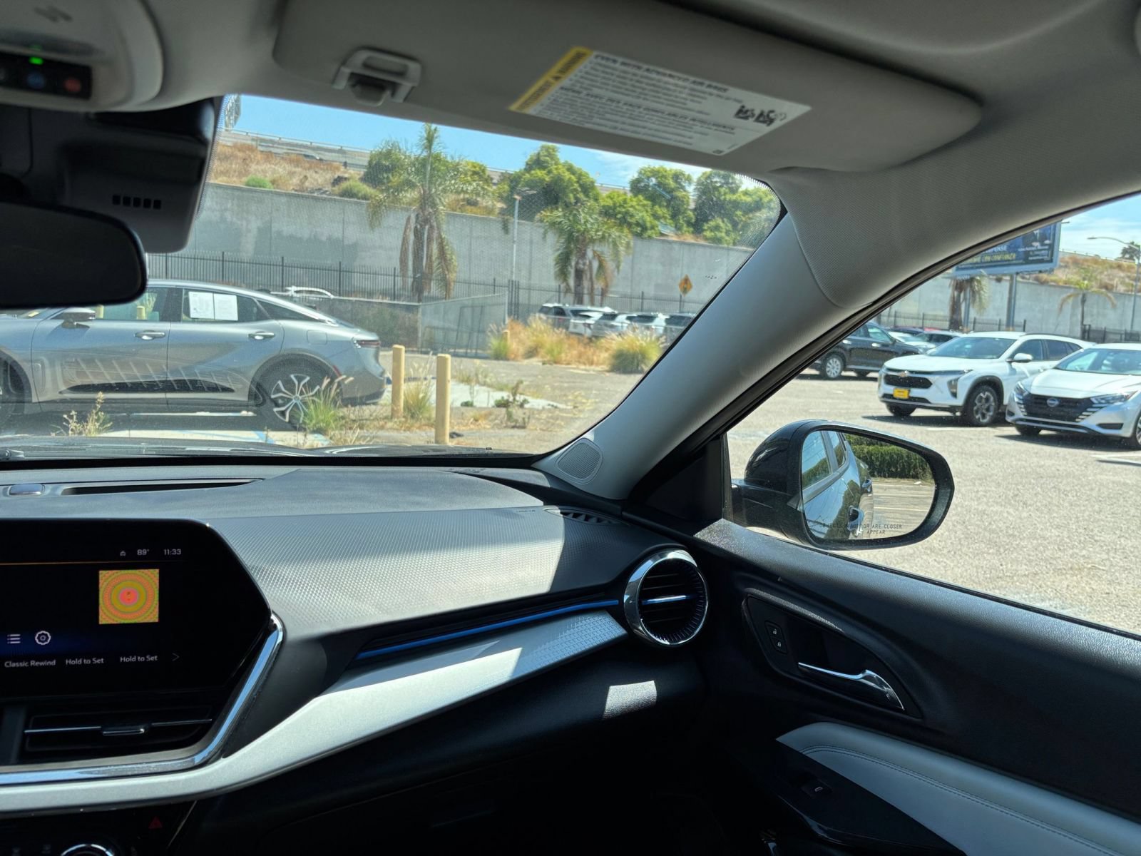 Used 2025 Chevrolet Trax LT w/ LT Convenience Package FWD image 33