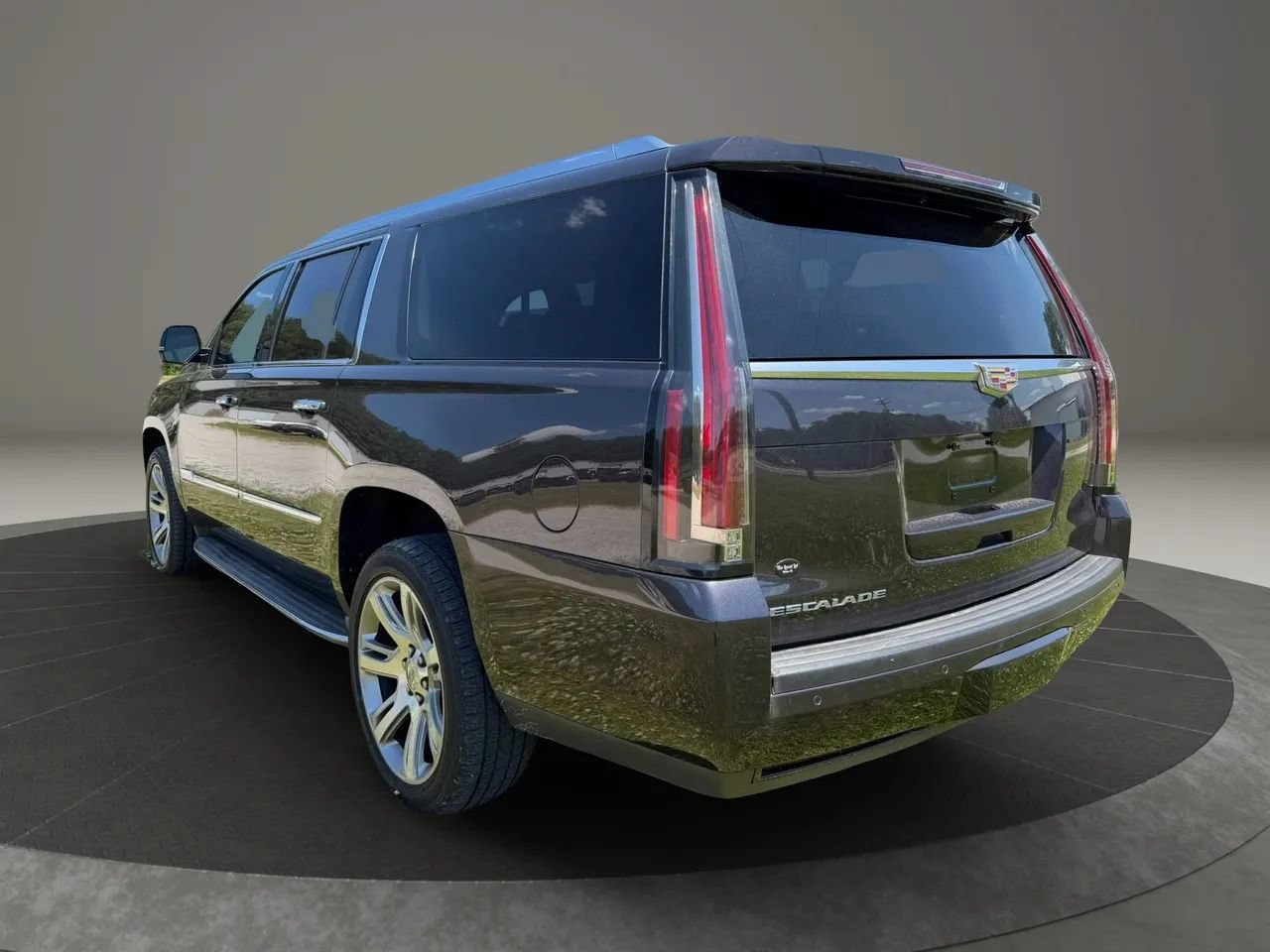Used 2015 Cadillac Escalade ESV Premium AWD/4WD image 3