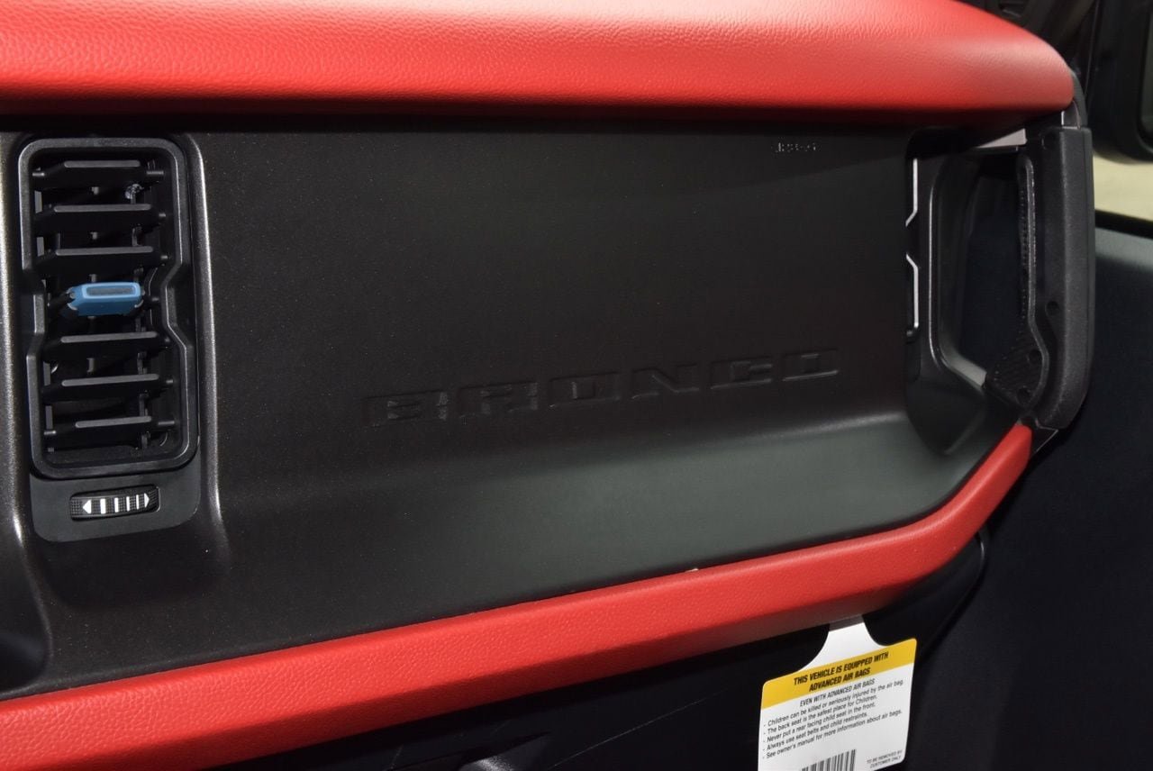 Used 2023 Ford Bronco Wildtrak AWD/4WD image 35