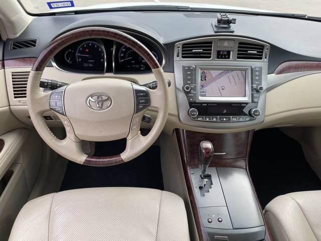 Used 2011 Toyota Avalon Limited image 10